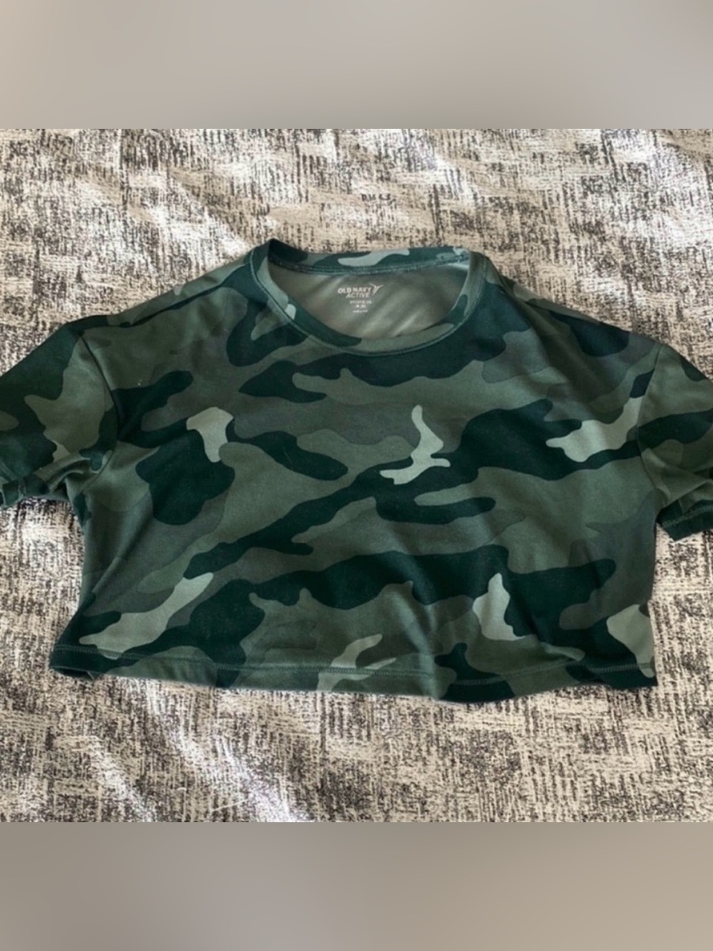 Old Navy Girls Green Camo Cropped Tee Size Medium